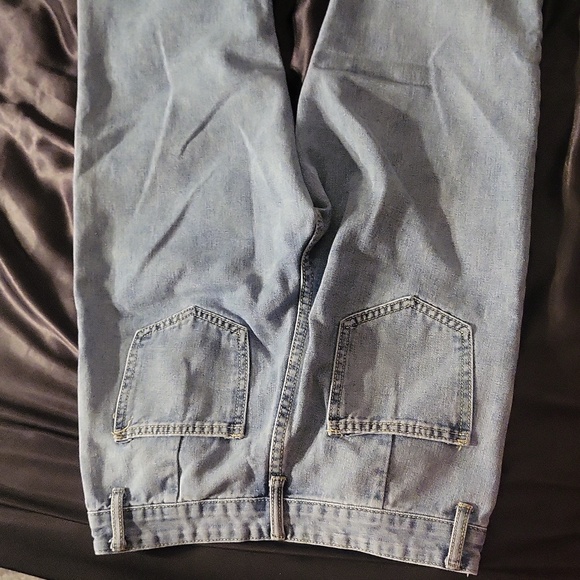 Light medium sized jeans - Picture 4 of 4